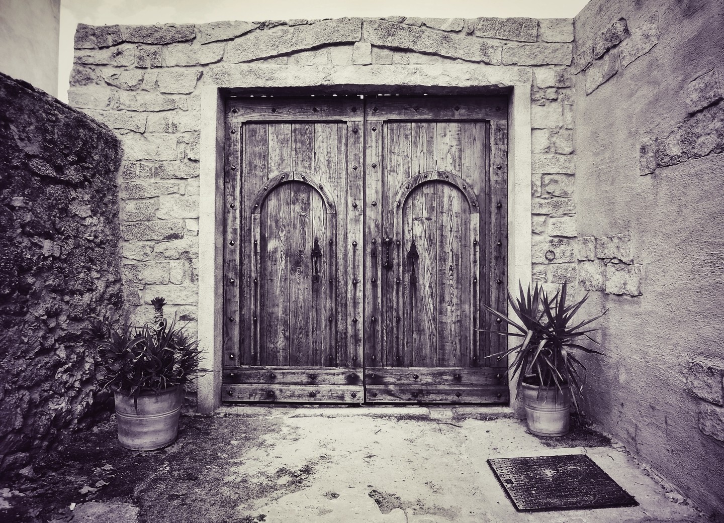 Nuoro Porta antica in legnojpeg_phixr